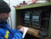 Пенсионерка из Алматинской области укусила проверяющего электросчетчики