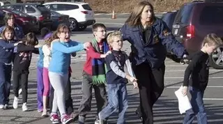 В США снесут ставшую местом гибели 20 детей школу "Сэнди Хук"