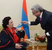 Президент Армении наградил Монсеррат Кабалье орденом Почета
