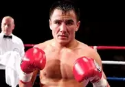 Казахстанский боксер Жакиянов техническим нокаутом выиграл бой в Белфасте