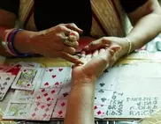 В Японии бум на операции по коррекции линий судьбы на ладони