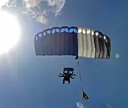 103-летняя бразильянка в третий раз прыгнула с парашютом