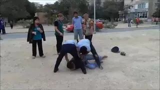 Полицейские Актау провели силовой захват
