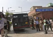 Суд Индии признал 4 мужчин виновными в изнасиловании студентки