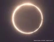 Гибридное солнечное затмение началось на Земле