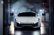 Суперкар Lykan Hypersport с "алмазными фарами" показали в Дубаи