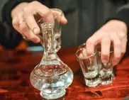 5-летняя девочка отравилась водкой в Актобе