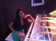 Молодая казахстанская певица срочно ищет мужа