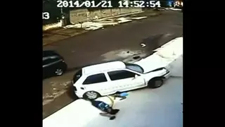 Автомобиль проехал по голове мальчика без всяких последствий