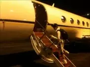 Самолет Бибера задержали в аэропорту в США из-за запаха марихуаны