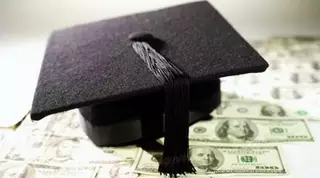 Программа "Болашак" не будет сокращаться из-за подорожания доллара