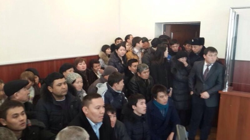 Родственники потерпевших. ©Роза Есенкулова