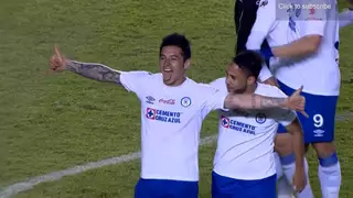 Сумасшедший гол с центра поля