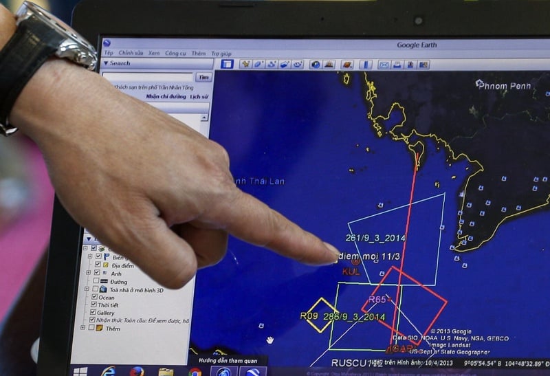 Карта плана полета  рейса MH370 Malaysia Airline на экране компьютера. ©REUTERS