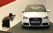 Автомобили Audi рассчитают скорость для проезда по "зеленому коридору" на светофорах