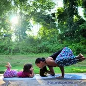 Занятия йогой мамы и дочки покорили интернет-пользователей