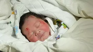 В жуткой аварии в Китае чудом родился мальчик