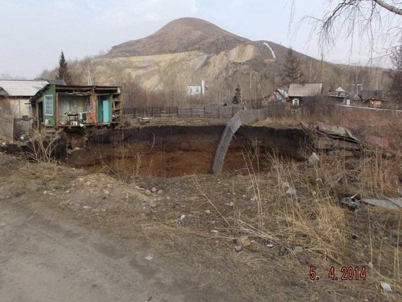 Место обрушения жилого дома. ©Пресс-служба ДЧС ВКО