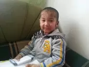 В Кызылорде помогают мальчику с "рыбьей чешуей" вместо кожи