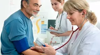 Без прохождения медосмотра в Казахстане не будут принимать на работу