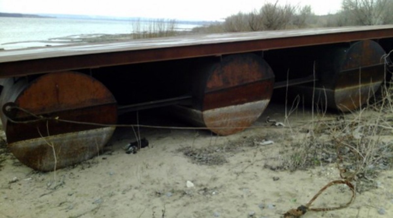 Понтоны. Фото с сайта fleetsale.ru