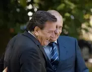 Экс-канцлер Германии получил порцию критики за день рождения с Путиным