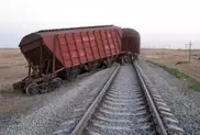 Сход грузовых вагонов с рельсов в ЮКО задержал 19 пассажирских поездов