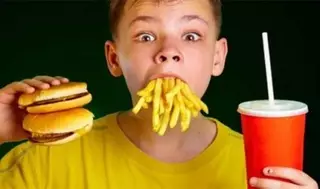 25 способов избежать недопонимания во время застолья за рубежом