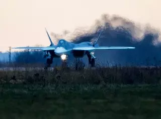 Российский истребитель пятого поколения загорелся при посадке