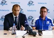 Сборная Казахстана по хоккею меняет тренера и менеджера