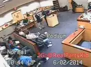 Судья избил адвоката во время слушания в США