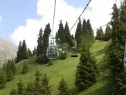 Из кабинки канатной дороги на "Шымбулаке" выпрыгнул мужчина