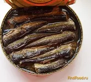 Латвия заподозрила дилеров по продаже шпрот в Казахстане в нечистоплотности