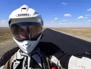 Казахстанских пограничников похвалил австралийский путешественник-мотоциклист