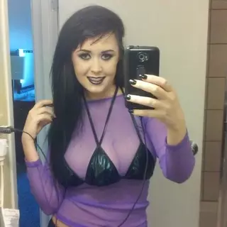 Американка пришила себе третью грудь в погоне за славой