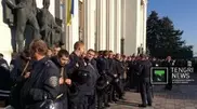 Столкновения у Верховной Рады: Пострадали 17 силовиков