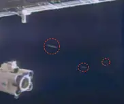 Камера МКС запечатлела три НЛО