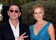 Жена Григория Лепса заболела лихорадкой неизвестной этиологии