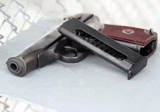 Двое полицейских обвиняются в хищении 18 единиц огнестрельного оружия из УВД Жезказгана