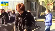 На Украине "мусорной люстрации" впервые подвергли женщину