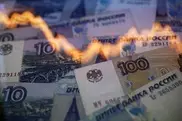 Курс рубля растет несмотря на падение цен на нефть - эксперт