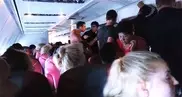 Российские туристы устроили драку на борту самолета