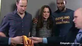 Американский баскетболист нарушил королевский протокол