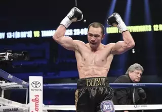 Бейбут Шуменов успешно вернулся на ринг