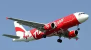 Обломки самолета AirAsia Indonesia начали поступать на базу спасателей