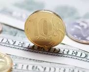 Рубль вновь оказался в опасности - эксперт