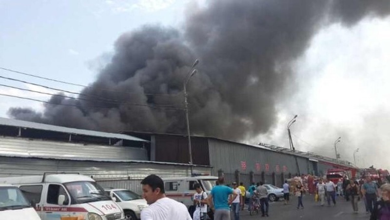 Пожар на барахолке 13 сентября 2013 года. Фото©Роза Есенкулова.