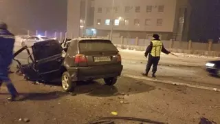 ДТП в Астане: Golf разорвало от столкновения с грузовиком