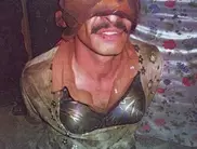 Боевики ИГ сбежали с поля боя в женской одежде и бюстгальтерах