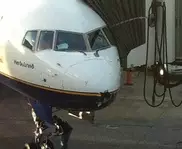 Молния пробила дыру в летевшем из Исландии в США самолете